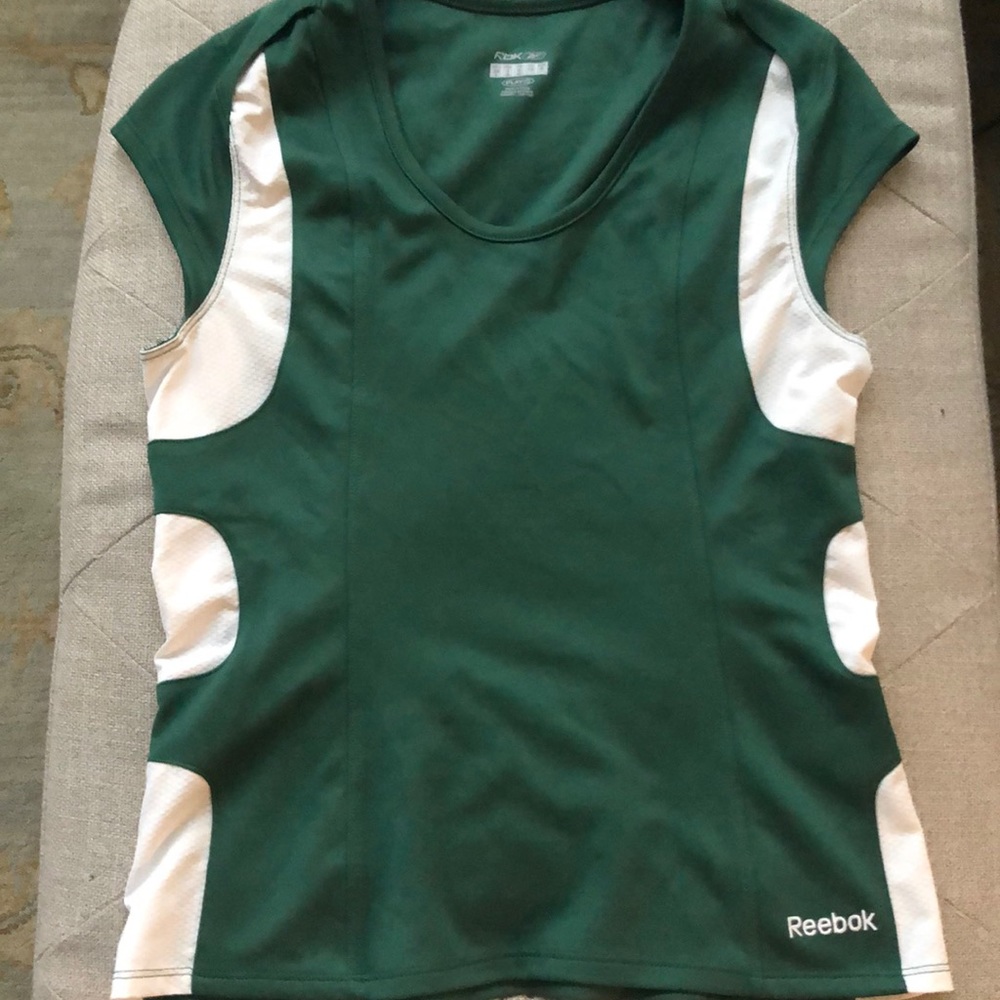 Rbk green performance short sleeve shirt Sm